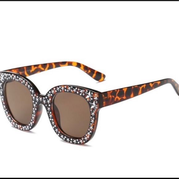 Accessories - Solid Black Silver Star Sunglasses